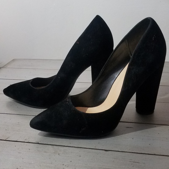 Heels - Picture 2 of 4